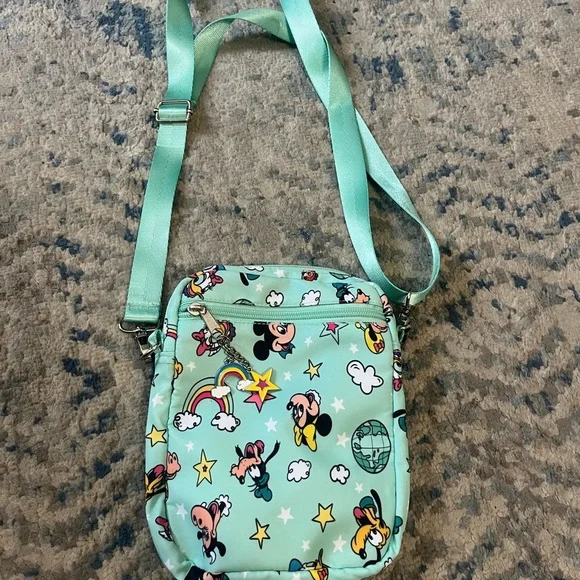 NWOT Mickey Mouse and friends Disneyland cross body bag - Picture 4 of 4